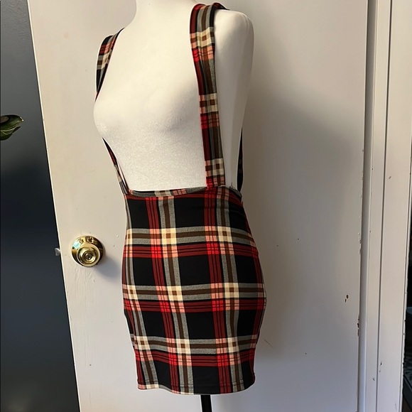 SHEIN Dresses & Skirts - SHEIN | Women’s Size XS Plaid Suspender Skirt. Classic & Chic!